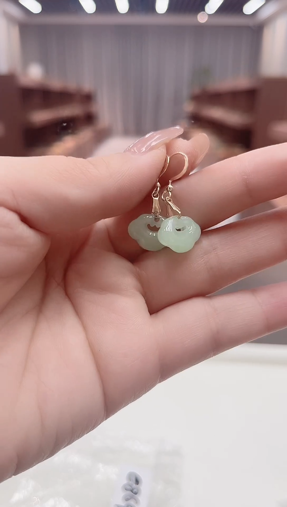 14K金镶嵌和田玉耳饰E869