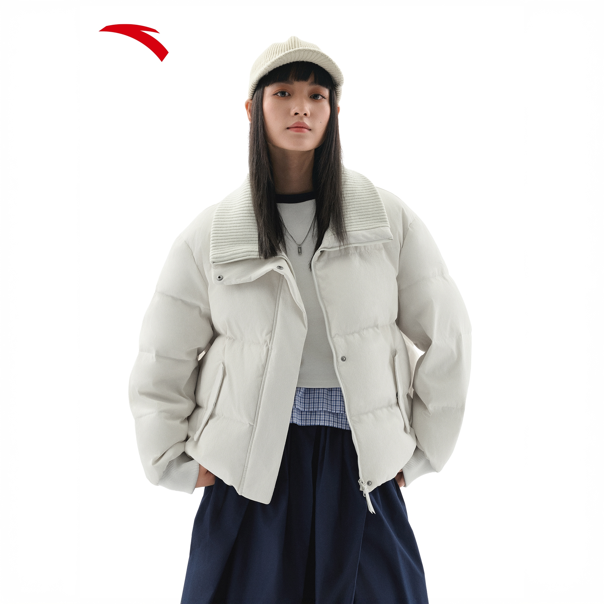 安踏女款防泼水羽绒服冬季短款时尚休闲保暖立领羽绒服宽松外套