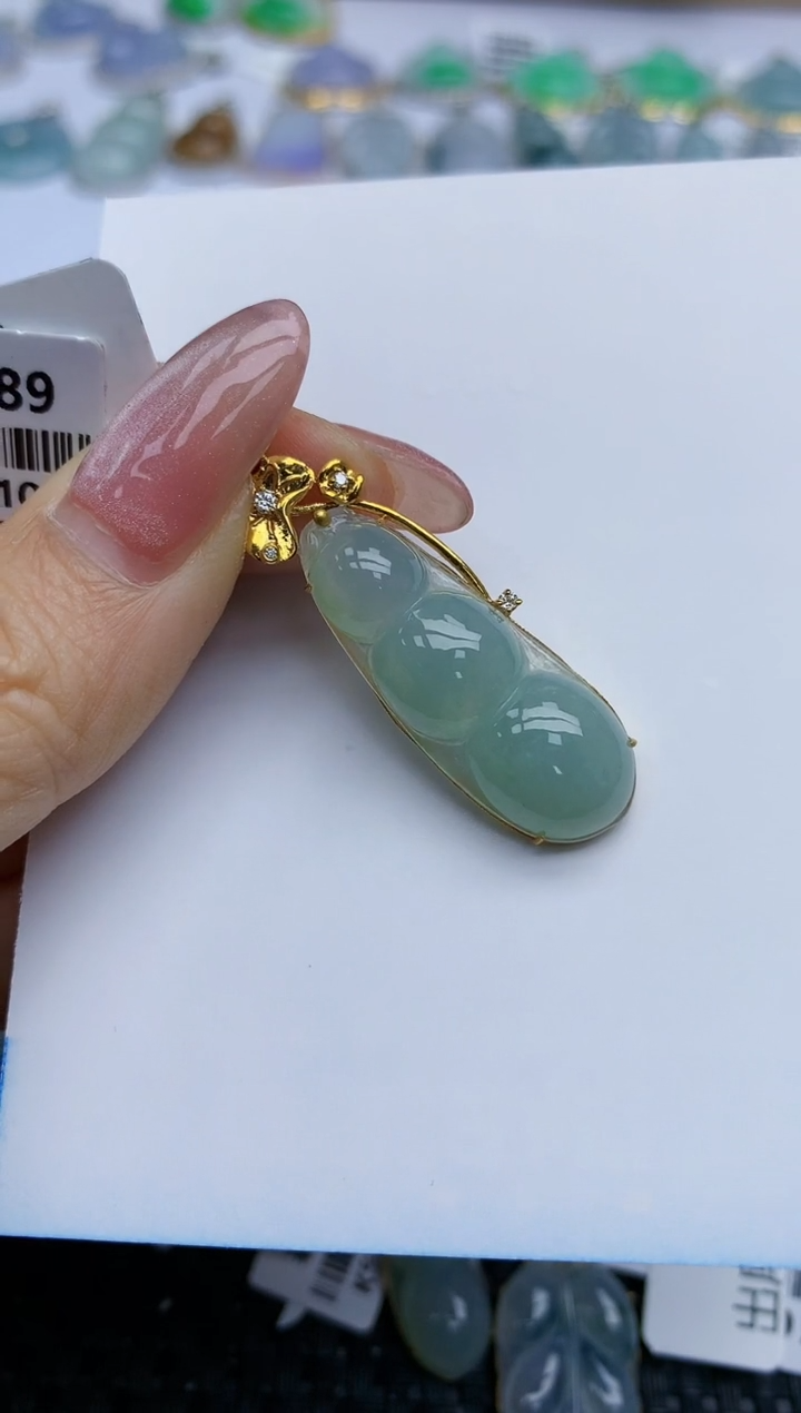 【闪购商品】翡翠挂件18K金镶嵌天然翡翠A货