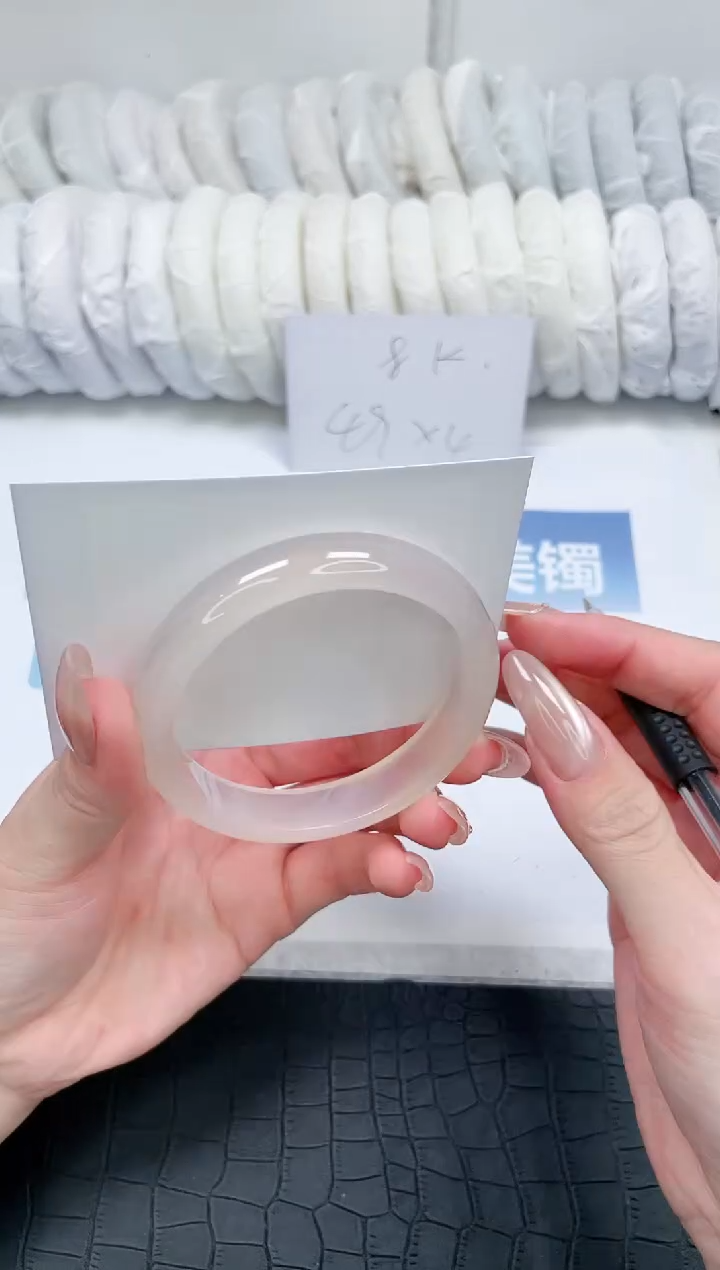 【闪购商品】石英质玉未镶嵌手镯N55-55.6