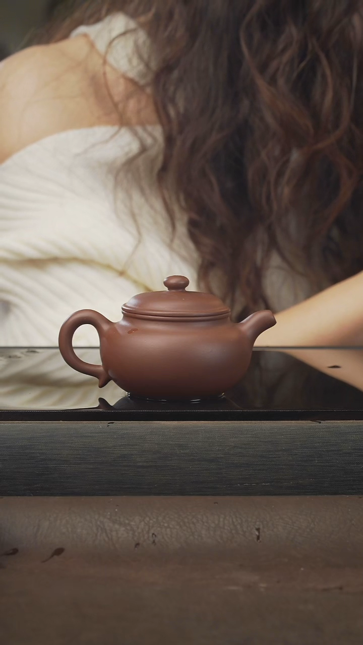茶壶紫砂仿古，底槽清，150cc