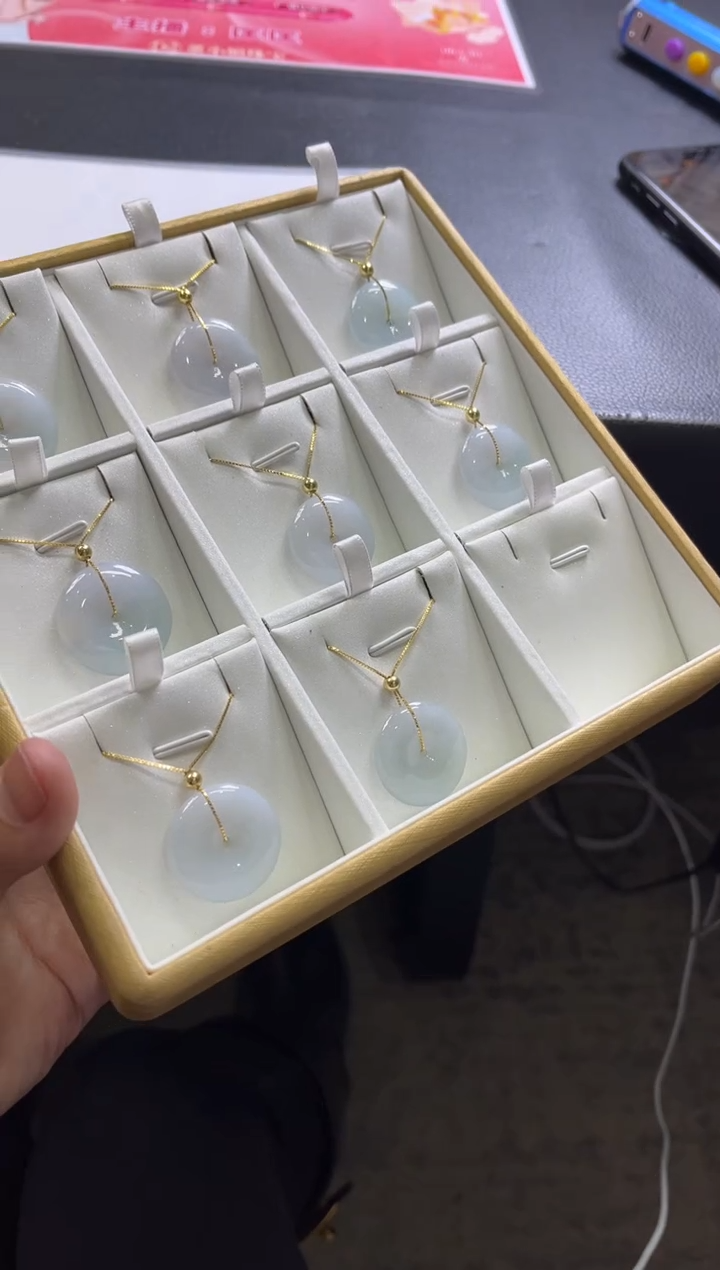 【闪购商品】翡翠吊坠(赠链)未镶嵌Y76/多样性发一件