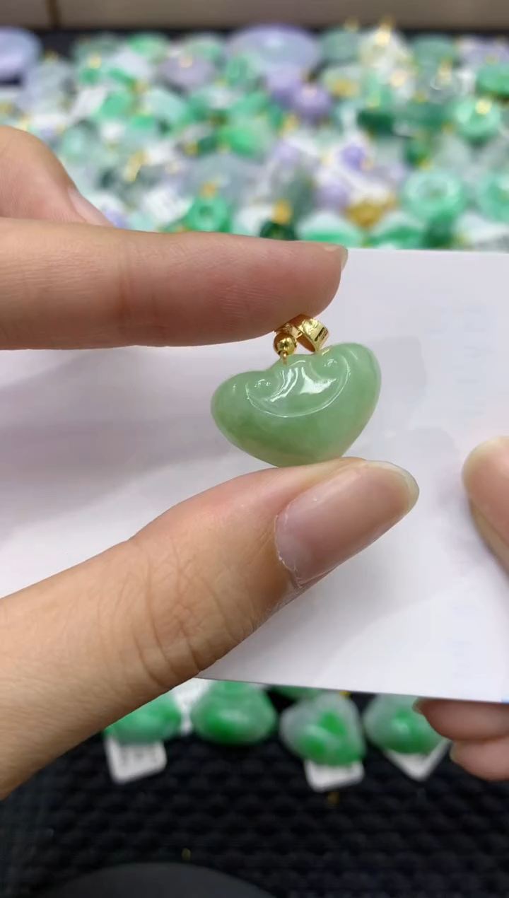颈饰未镶嵌翡翠天然缅甸翡翠A货