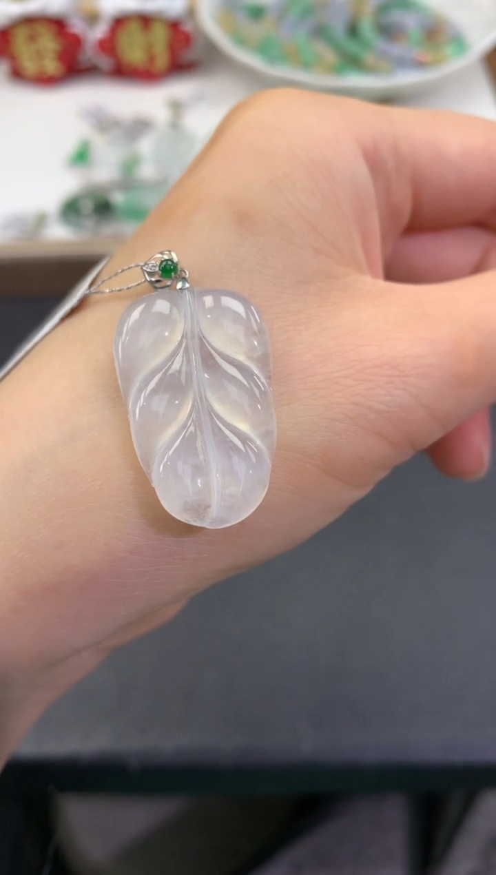 【闪购商品】翡翠颈饰18K金镶嵌         