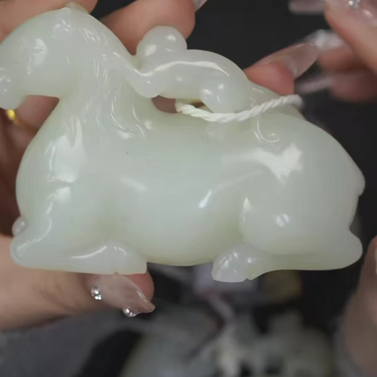 清代和田玉马上封侯把件