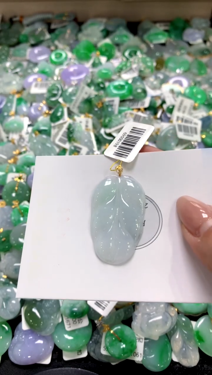 颈饰18K金镶嵌翡翠1111111111111111