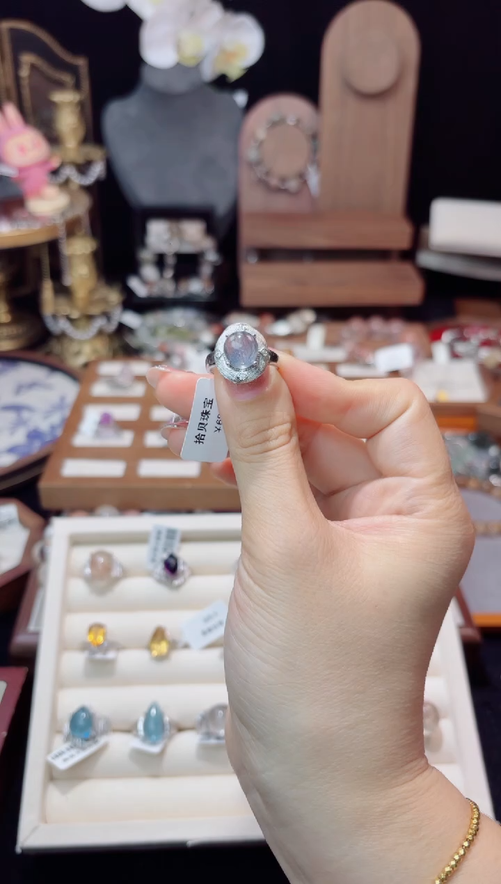 【闪购商品】水晶手链银S925镶嵌蓝兔毛