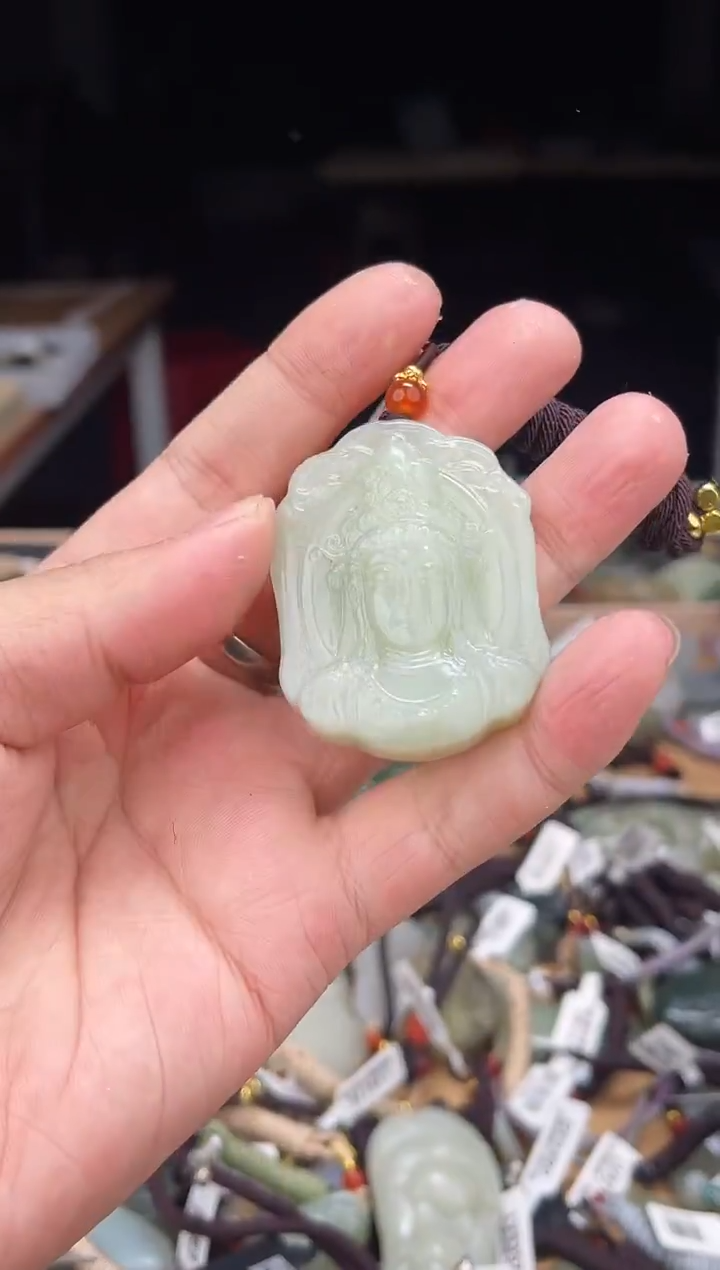 颈饰未镶嵌和田玉1