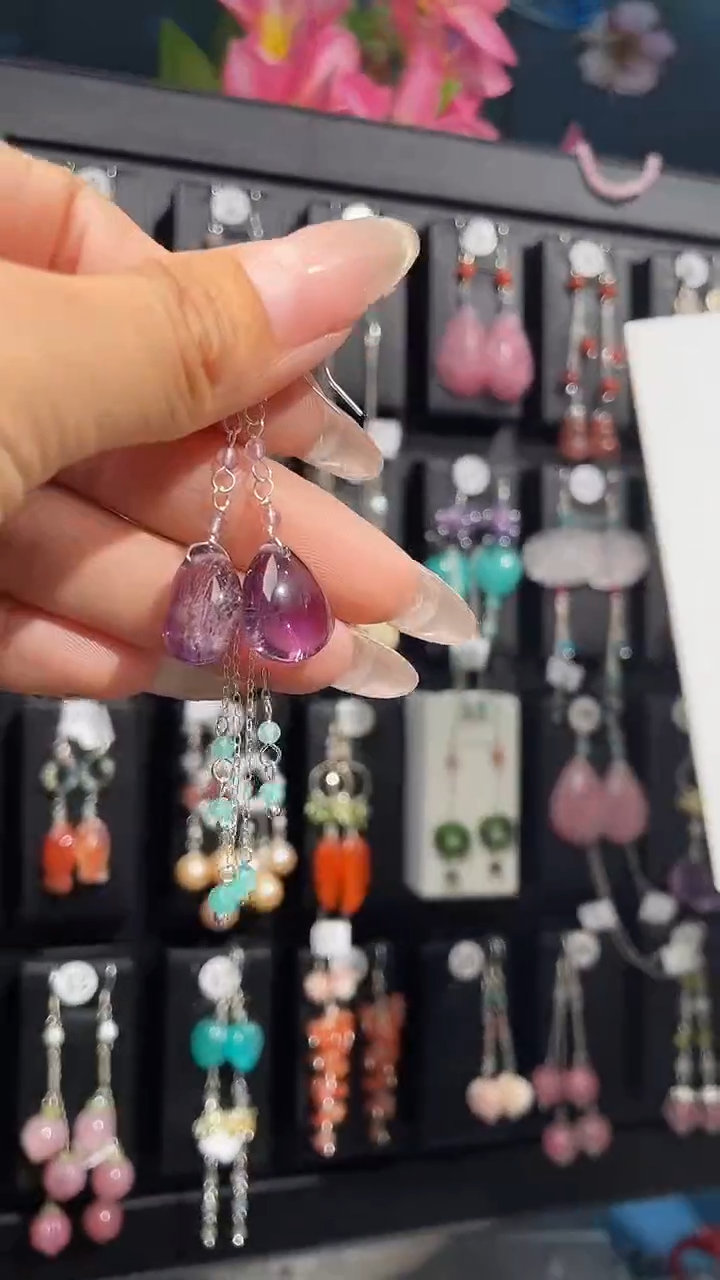 银S925镶嵌耳饰紫晶?****了已经是一根成熟的羊肠了