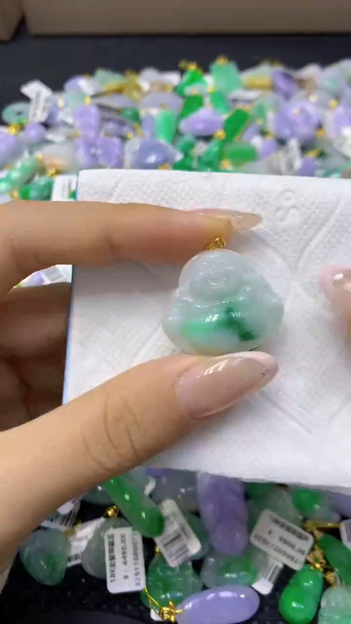 颈饰18K金镶嵌翡翠天然缅甸翡翠A货