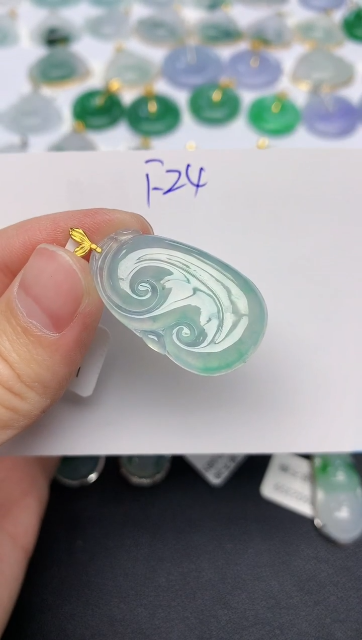 颈饰18K金镶嵌翡翠 天然缅甸A货翡翠百元以上9元证书费自理