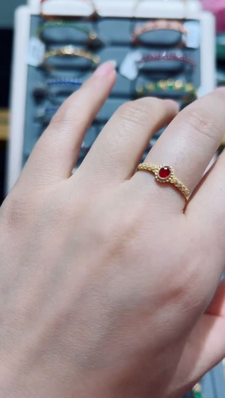 【闪购商品】戒指18K金镶嵌红宝石·