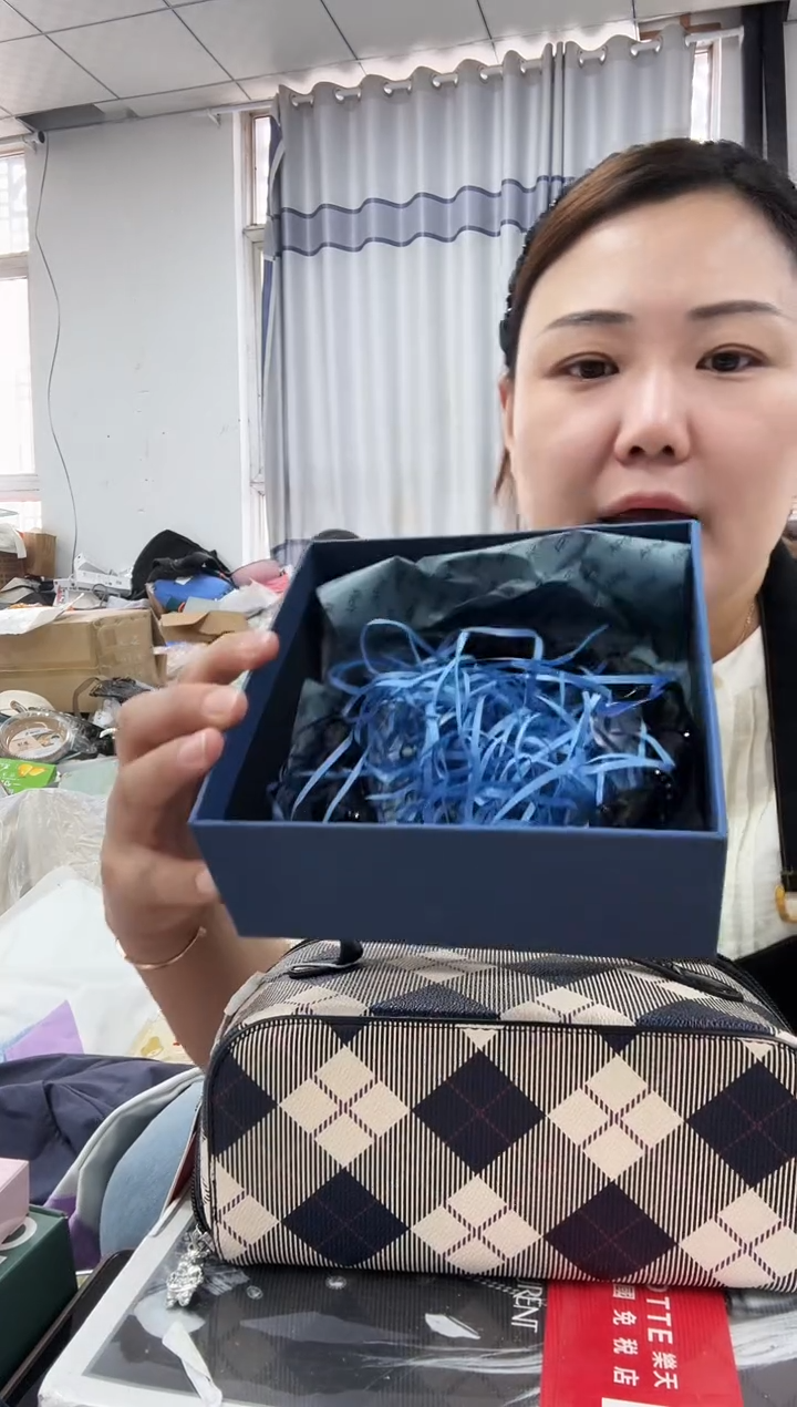 牦牛剖层皮革琪老板女包6号店超好看发图片款APM发箍