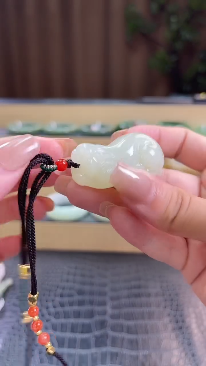 和田玉未镶嵌手串貔貅