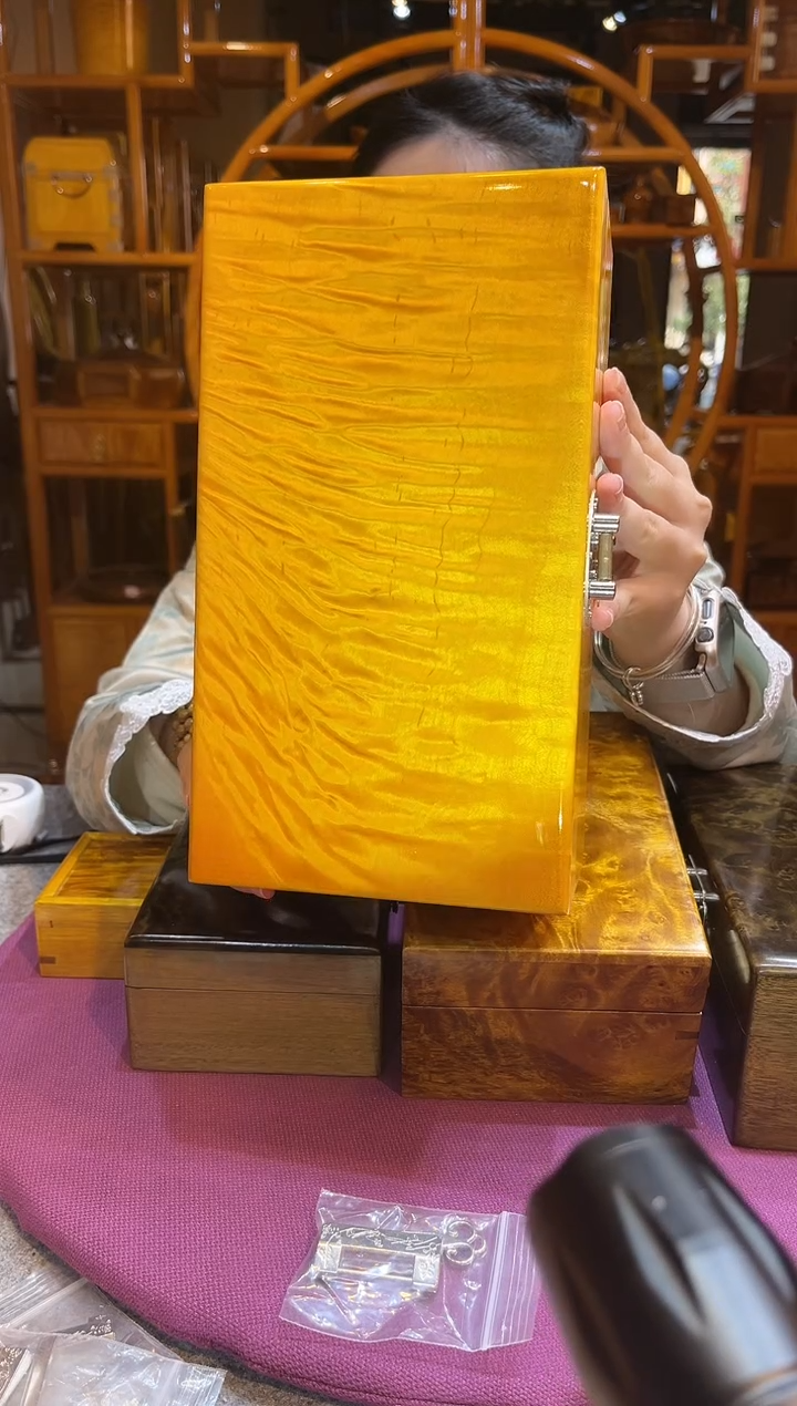 金丝楠满水波中号文玩盒25*15*10