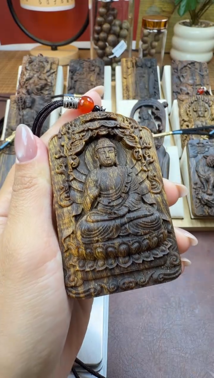 木木雕款芽庄 十二生肖守护  猪狗  阿弥托佛 8cm 送养香瓶