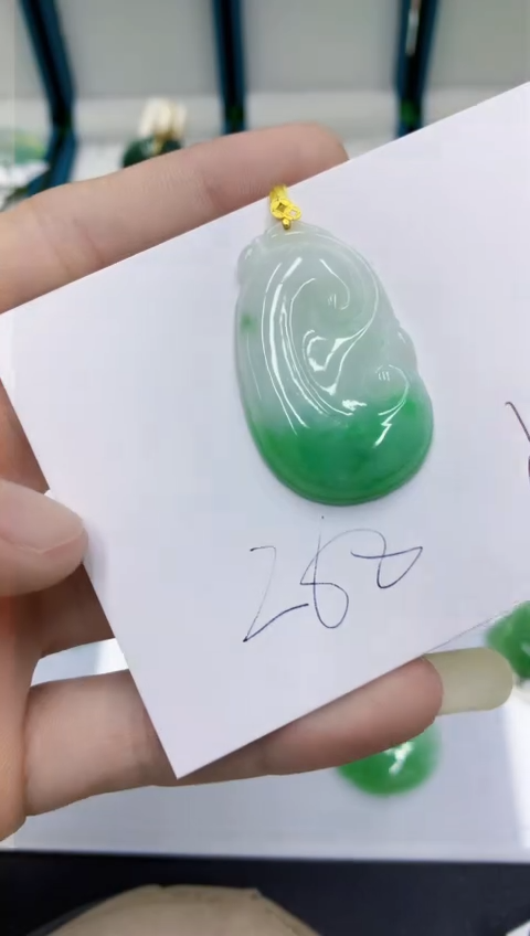 颈饰18K金镶嵌翡翠翡翠