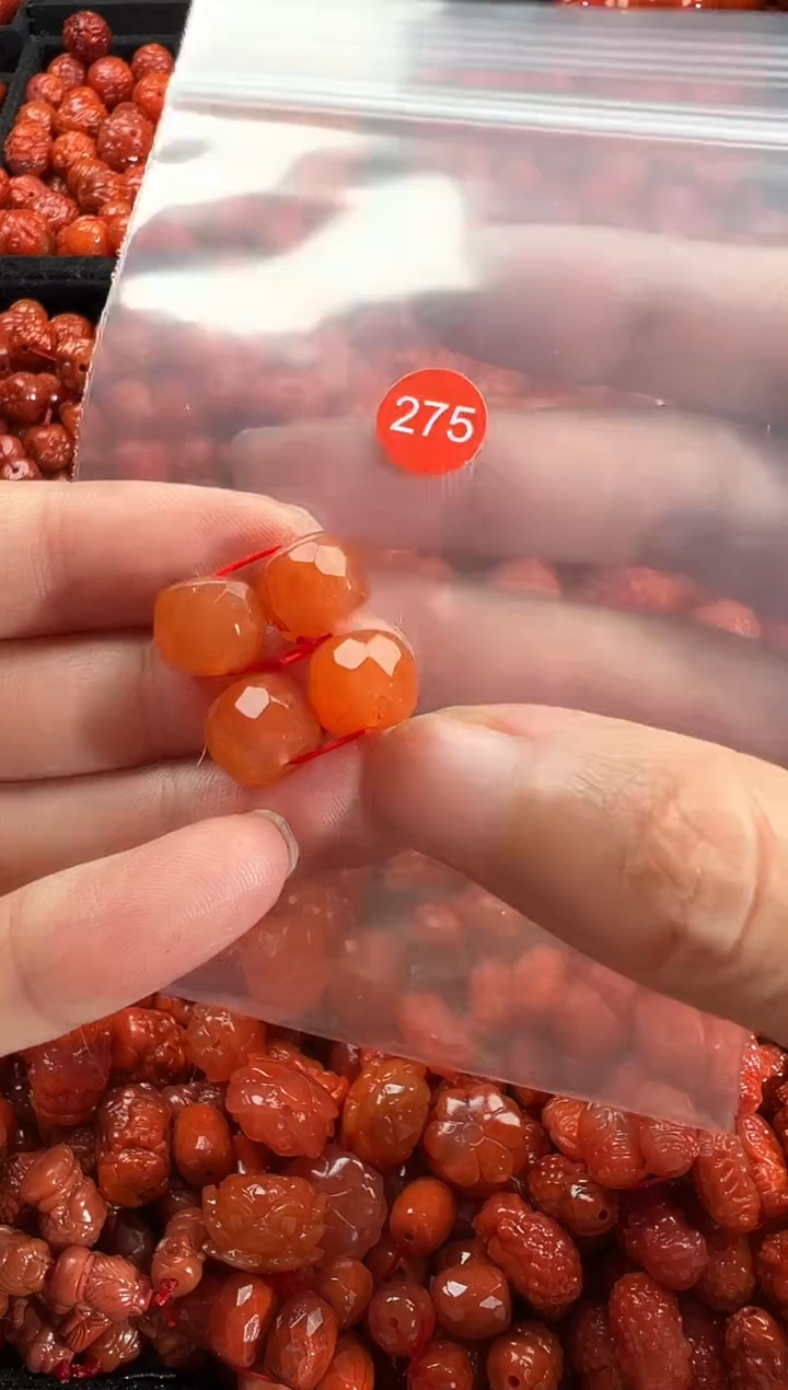 颈饰未镶嵌南红玛瑙1