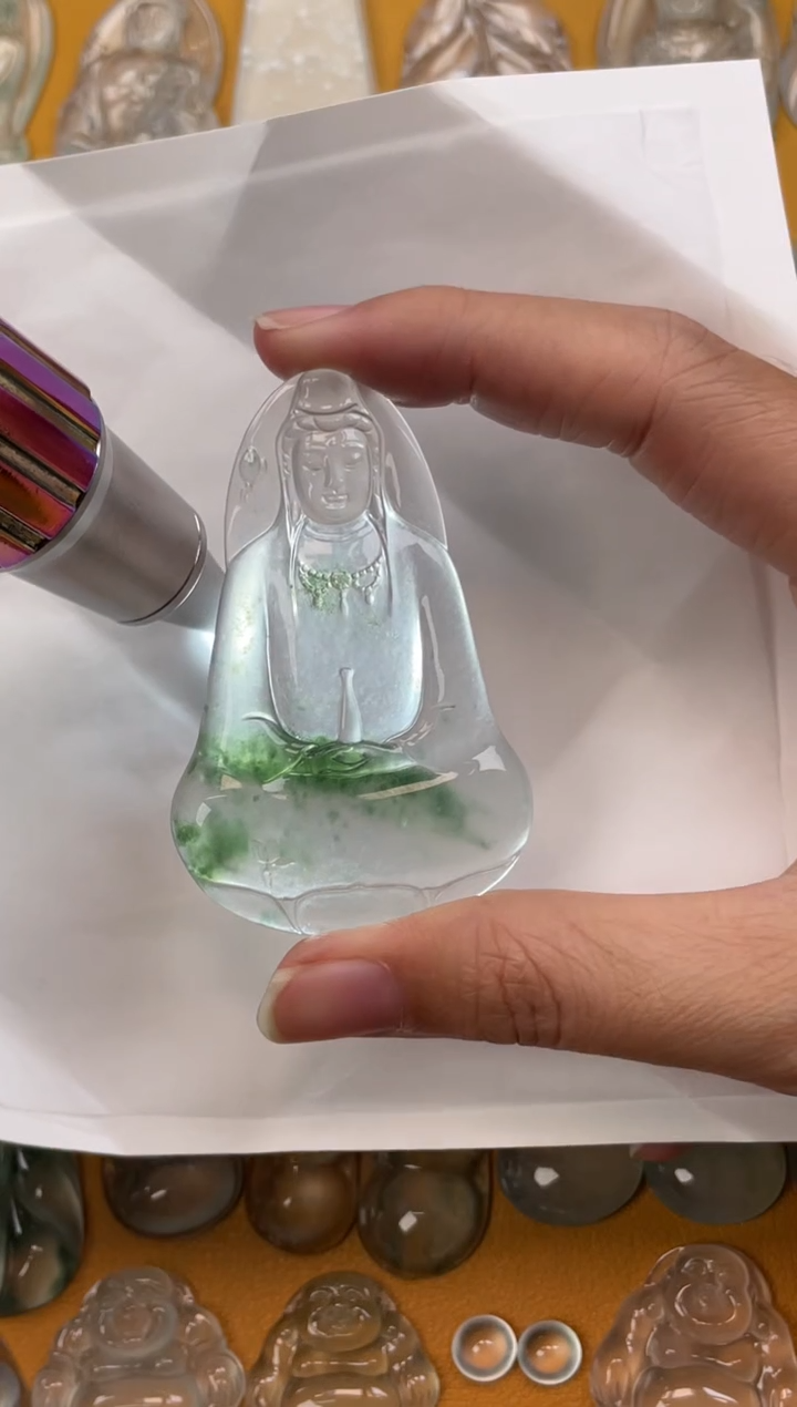 翡翠未镶嵌吊坠(不含链)素衣观音60 38.4 5