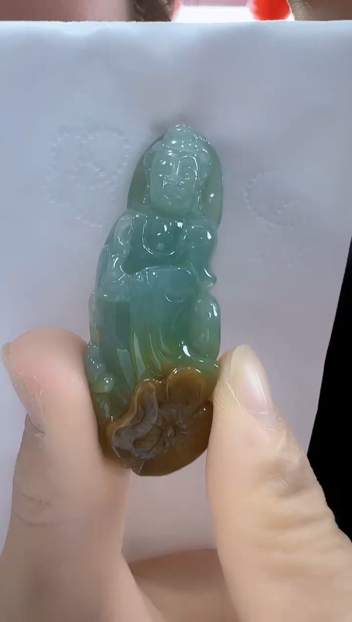 颈饰未镶嵌翡翠孤品观音宽22高54厚10+