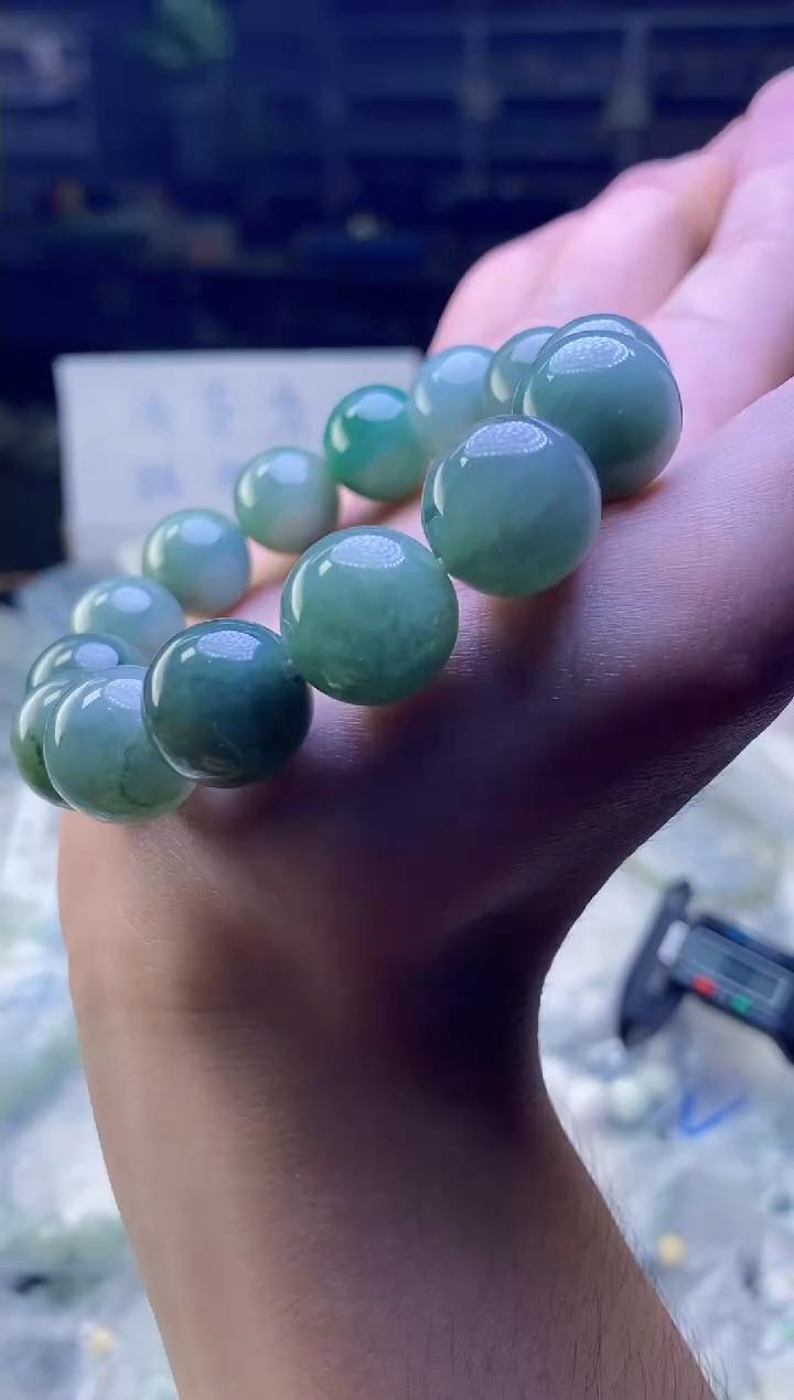 定制翡翠未镶嵌天然缅甸A货翡翠，多样性发货，拍一发一