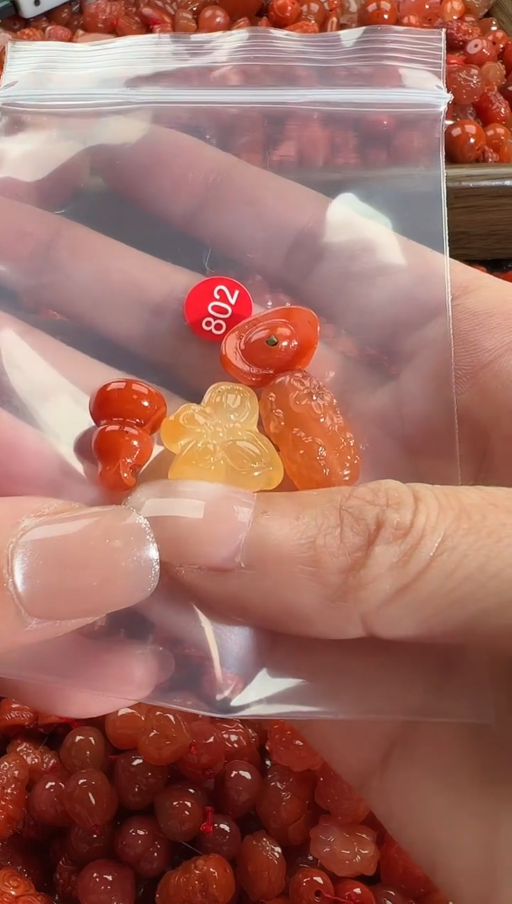 颈饰未镶嵌南红玛瑙1