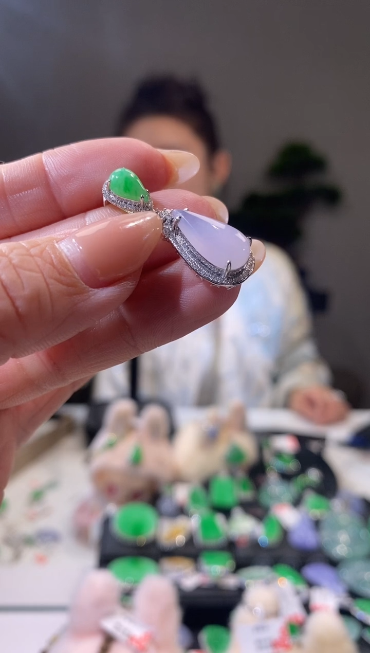 吊坠(不含链)18K金镶嵌翡翠水滴