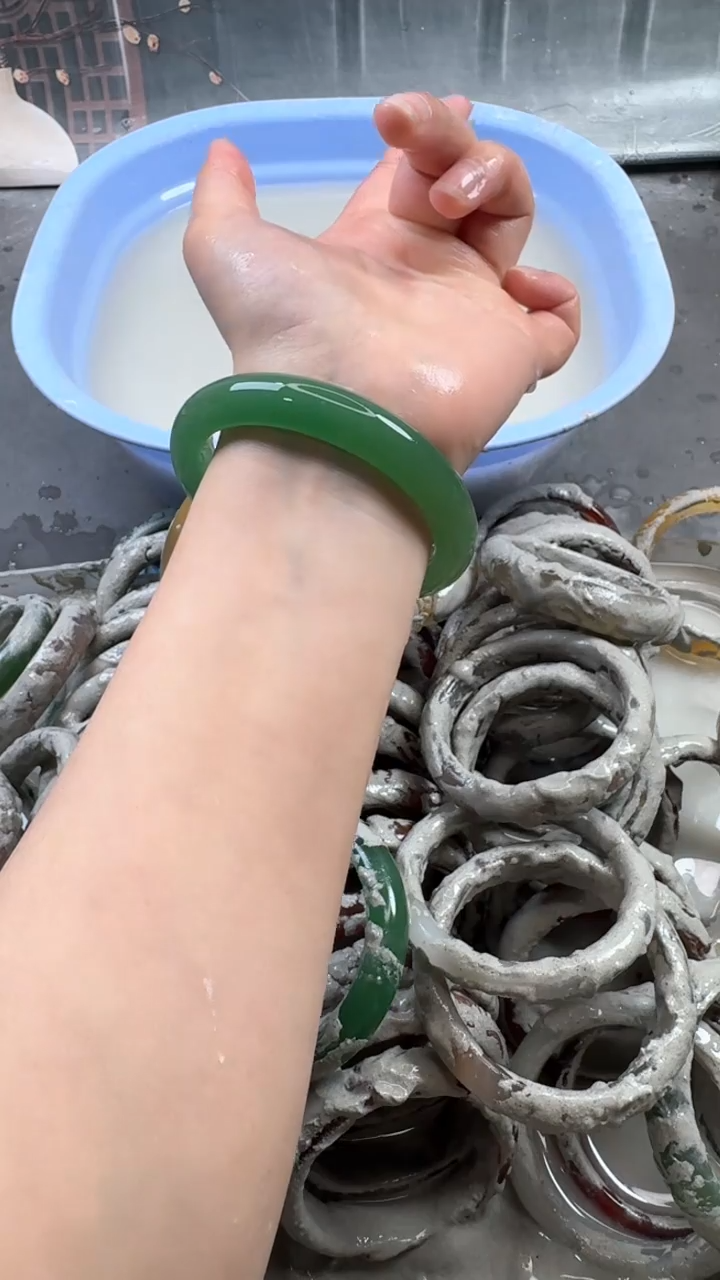 【闪购商品】石英质玉手镯未镶嵌25 6364