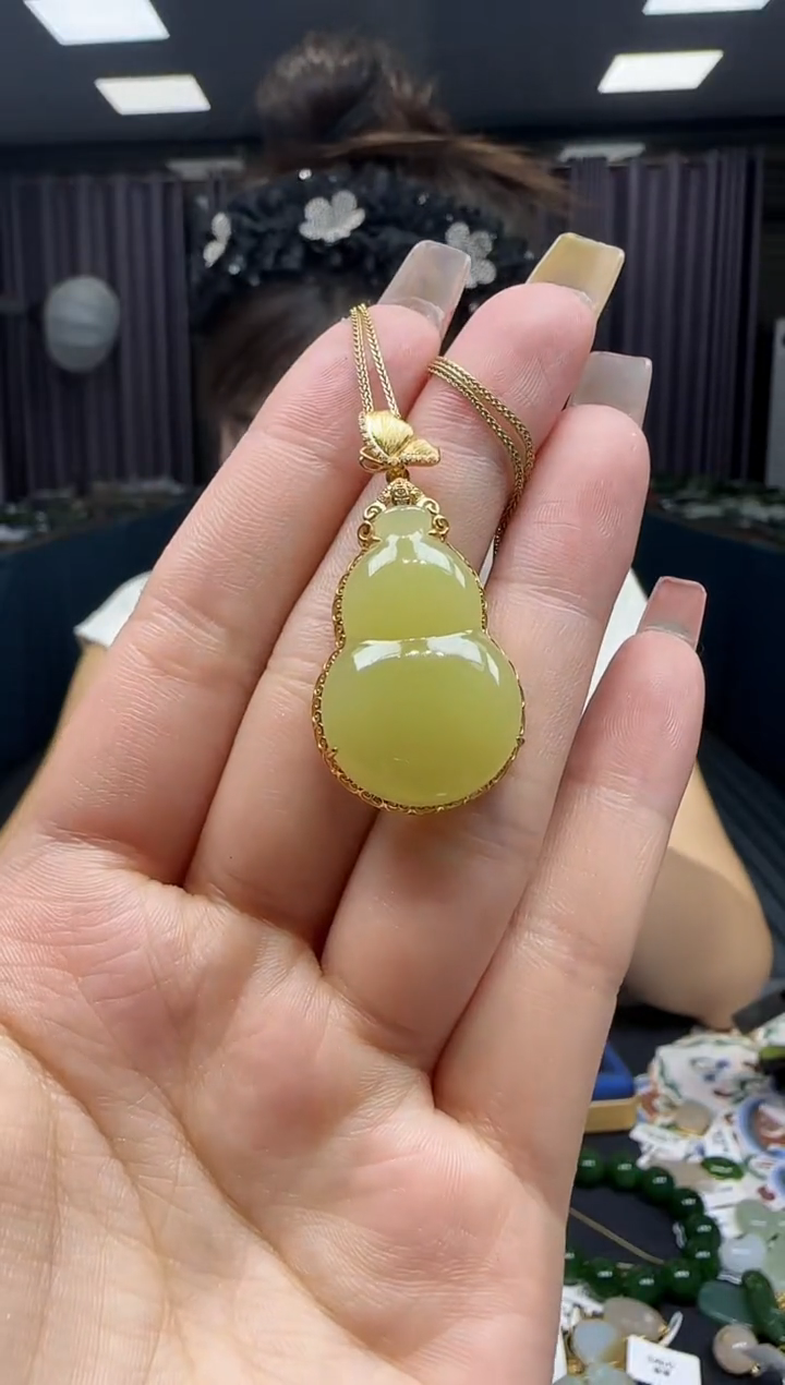 和田玉18K金镶嵌挂件1
