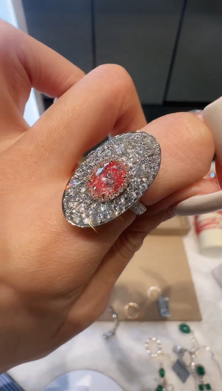 18K金镶嵌戒指钻石AW0038