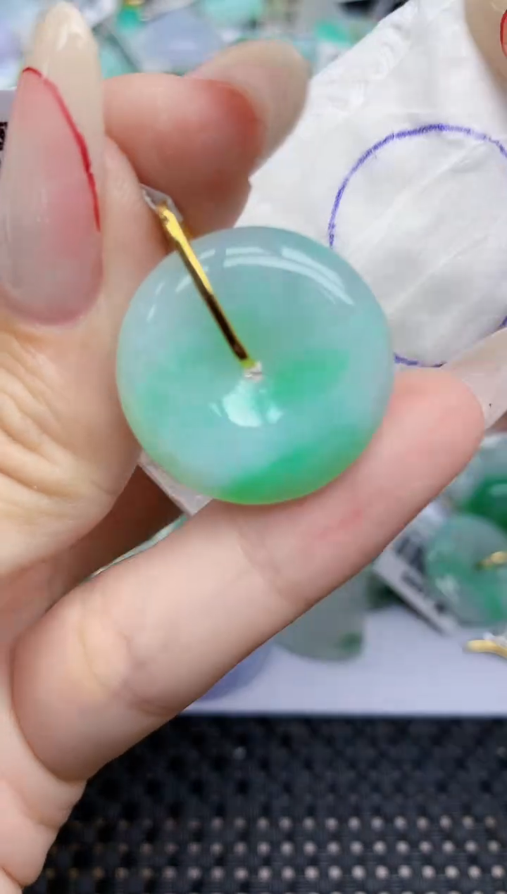 颈饰18K金镶嵌翡翠天然翡翠A货  百元以上9米证书费自理