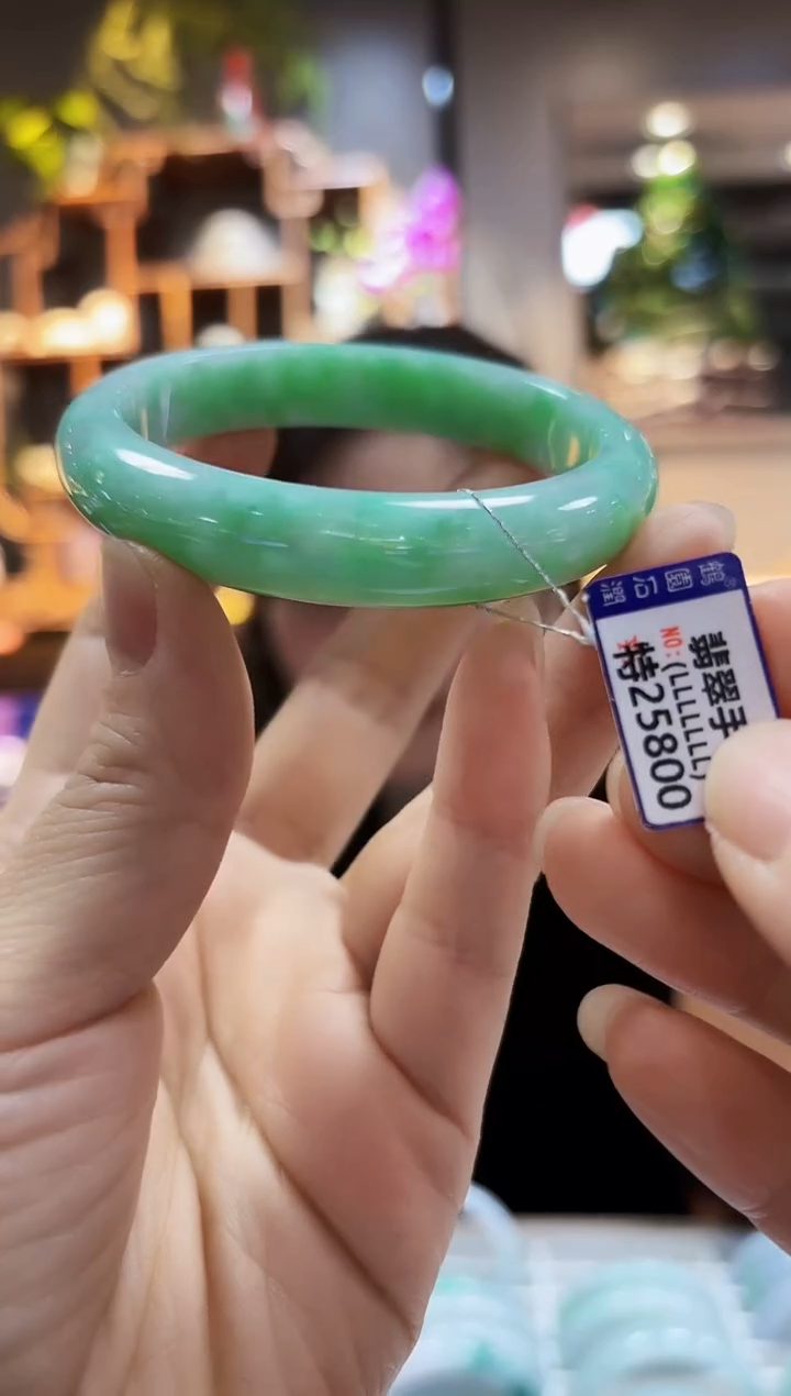 【闪购商品】翡翠颈饰未镶嵌58.3手镯