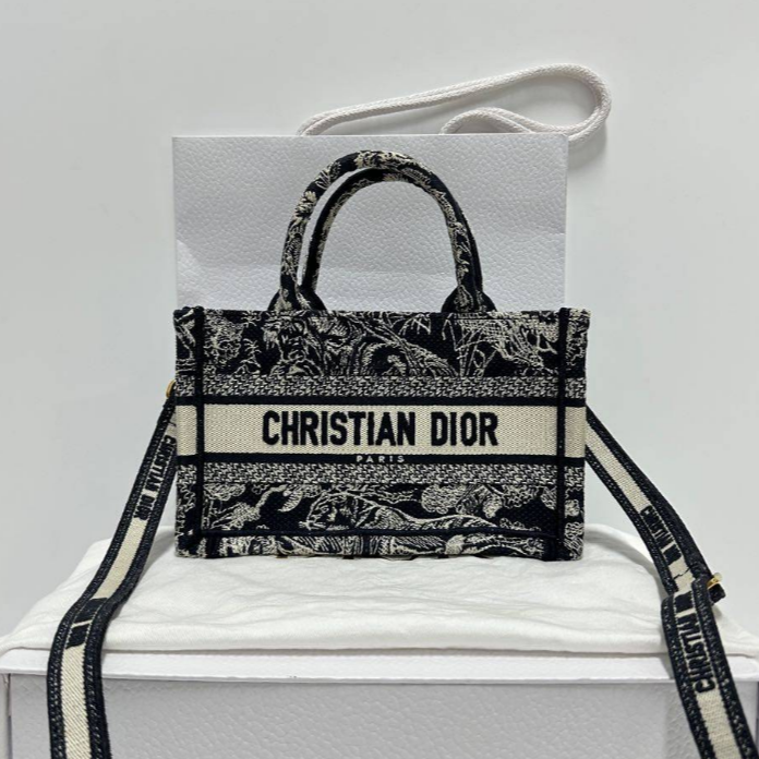 99新 DIOR/迪奥 玺越奢品 迪奥托特包 BY2741