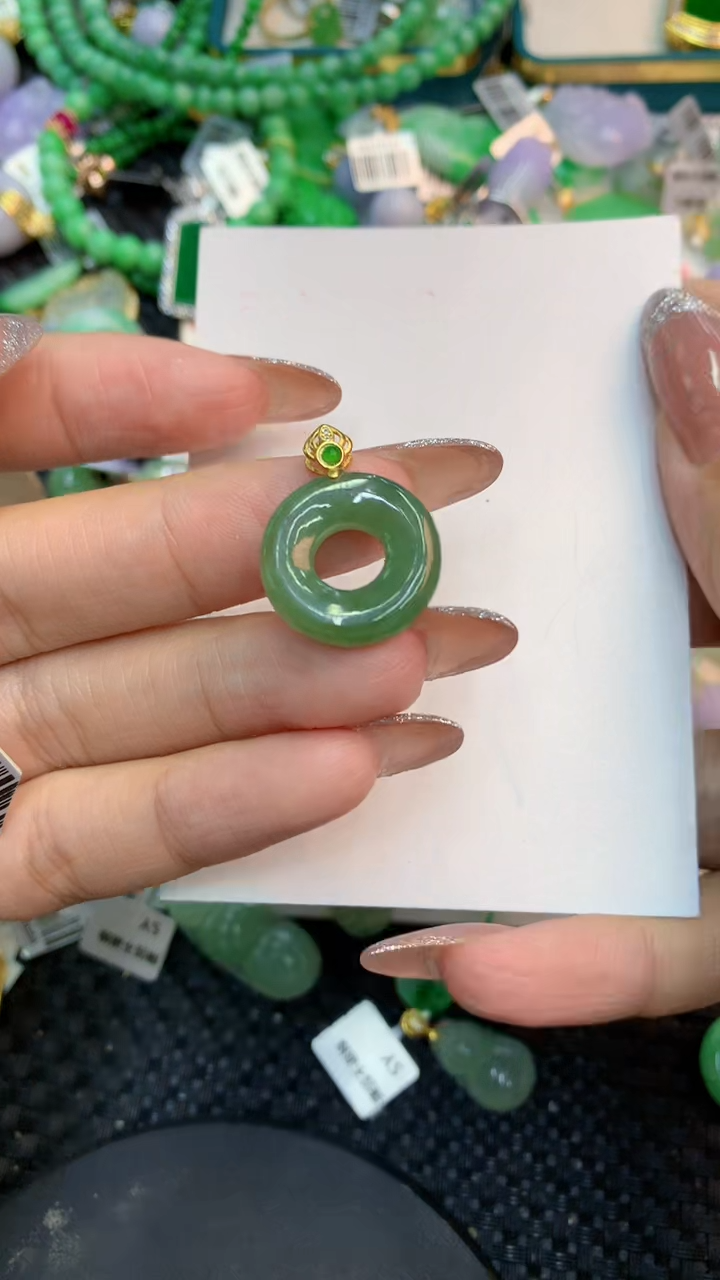 颈饰未镶嵌翡翠1