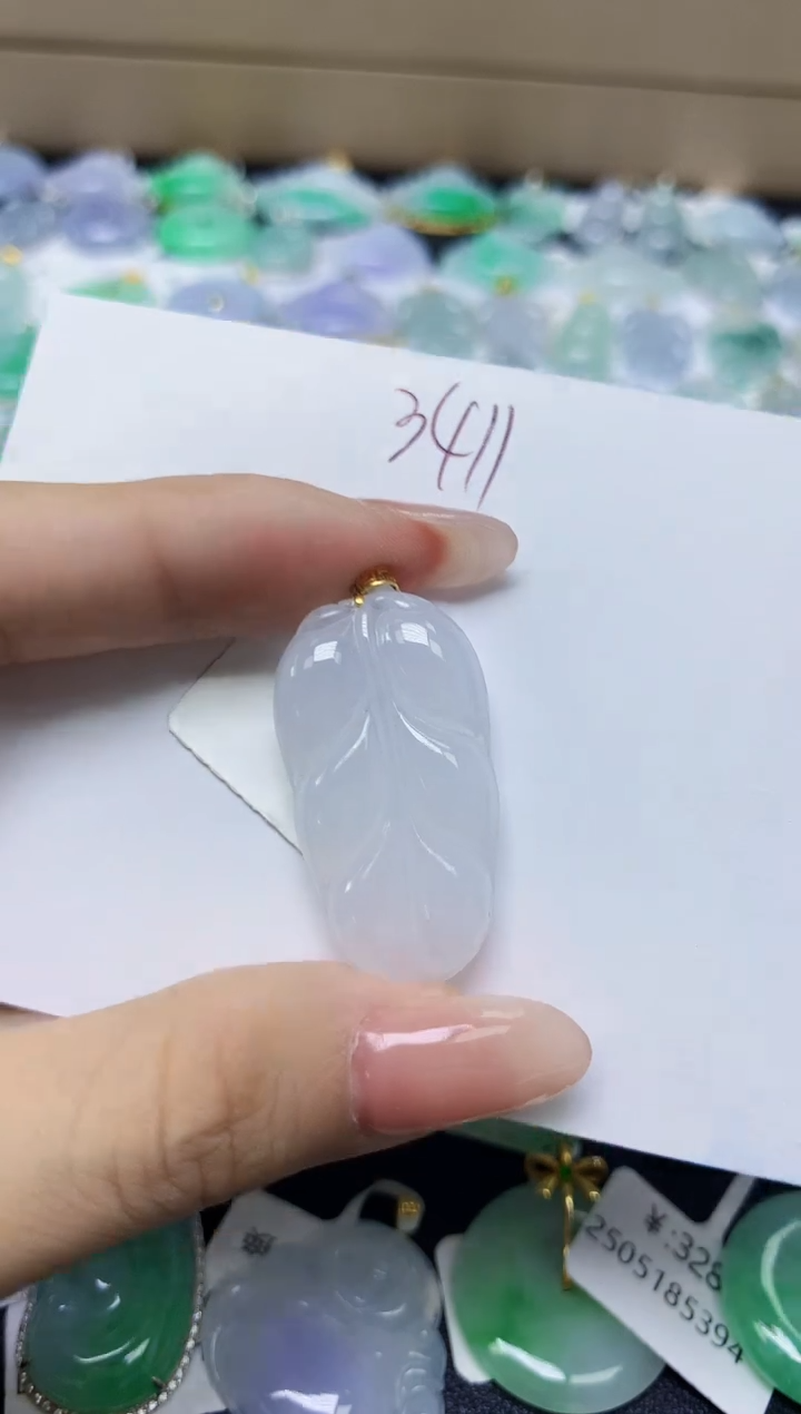 翡翠18K金镶嵌颈饰天然缅甸翡翠A货