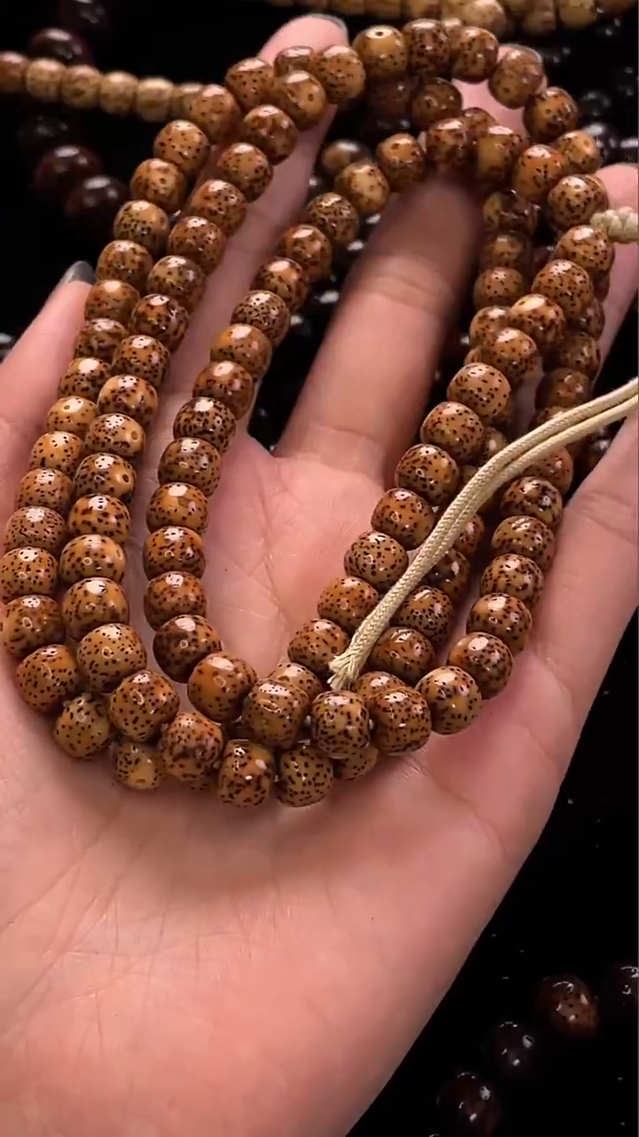 吊坠星月菩提精工级粉皮浅珀桶珠8*7长串