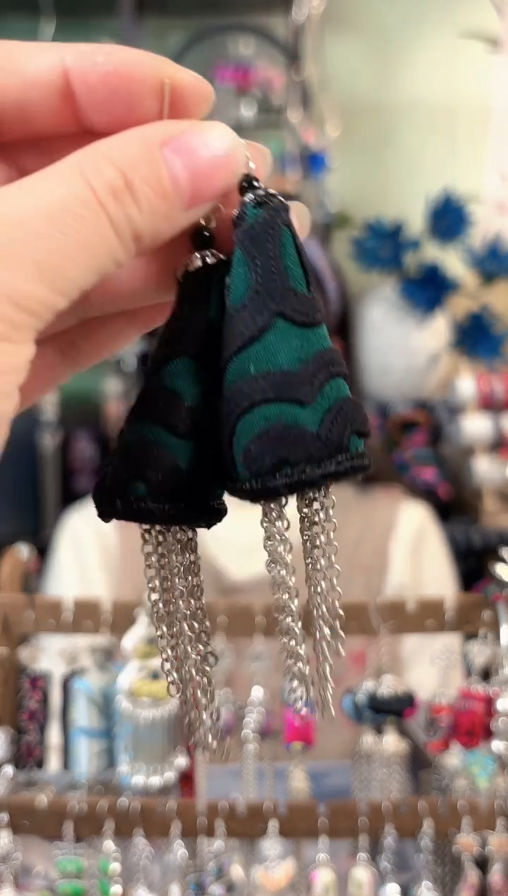 彩云南阁非遗老绣饰品729*