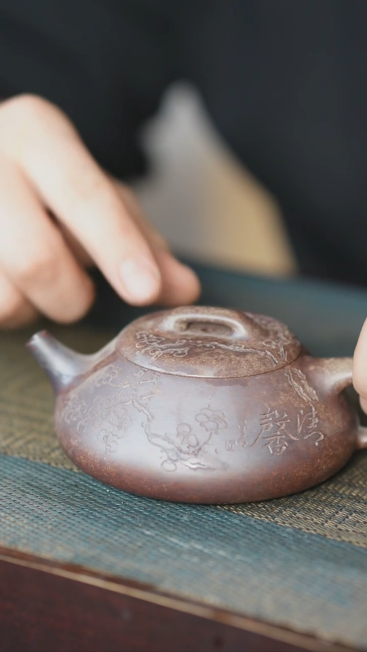 【闪购商品】喀左紫砂真不错，主播就是做壶的