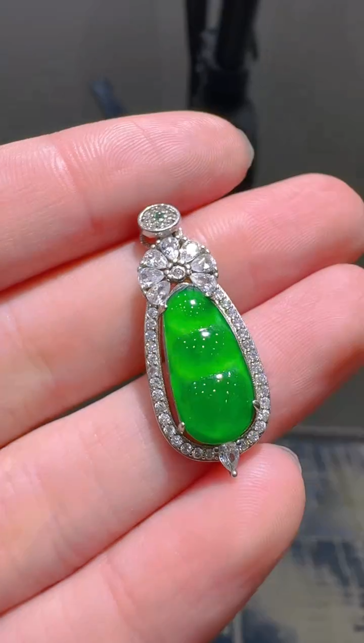 【闪购商品】翡翠吊坠(不含链)银S925镶嵌天然翡翠A货多样性发一件