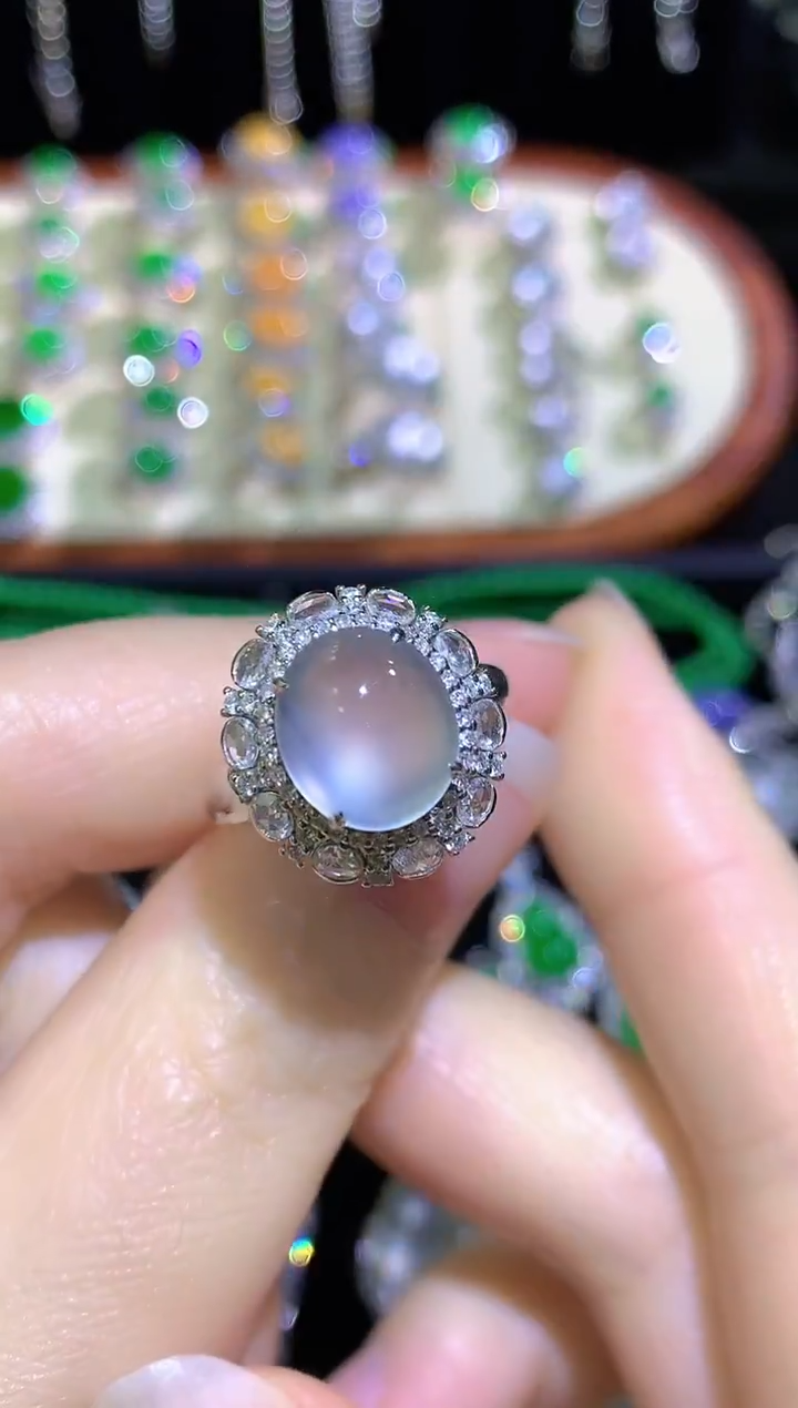 18K金镶嵌戒指翡翠玻璃种蛋面戒指吊坠不封底