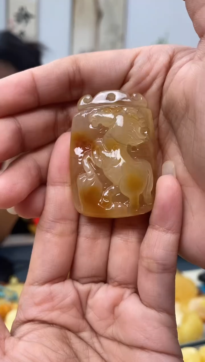 【闪购商品】琥珀裸石未镶嵌天然琥珀蜜蜡雕刻件