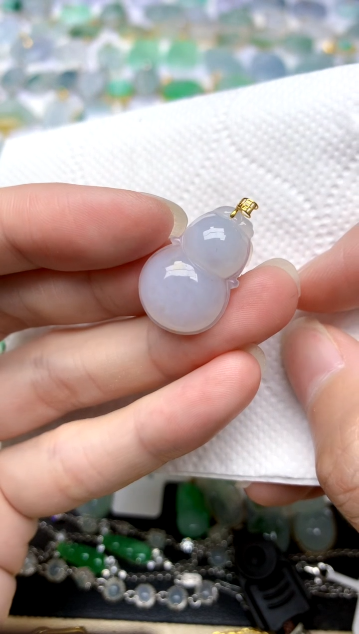 颈饰18K金镶嵌翡翠天然A货翡翠