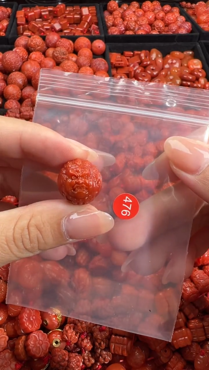 南红玛瑙未镶嵌颈饰1