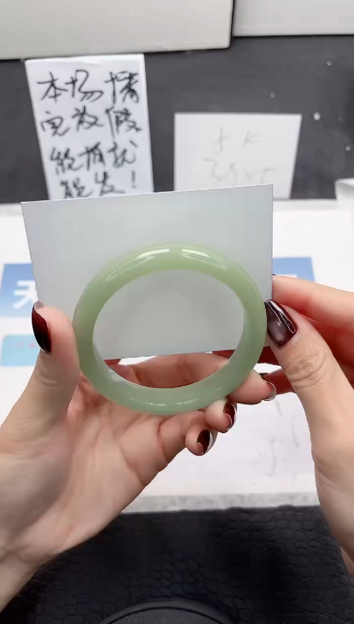 【闪购商品】石英质玉手镯未镶嵌L50-56