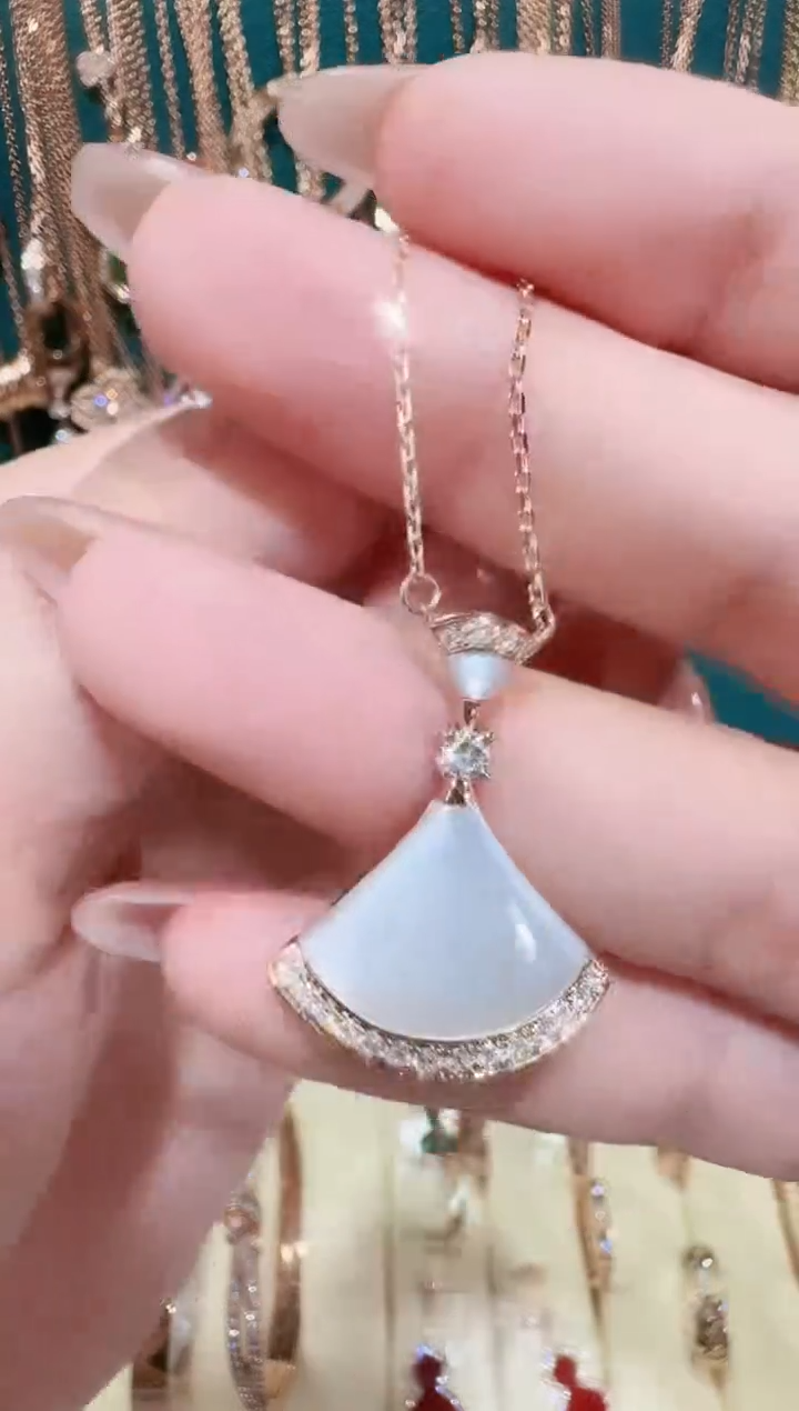 【闪购商品】钻石套链18K金镶嵌套链    6.03克