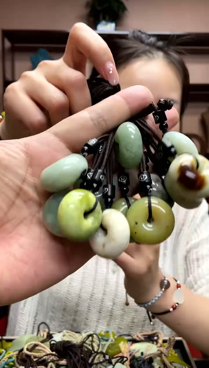 【闪购商品】岫玉吊坠未镶嵌多样性发货其中一件