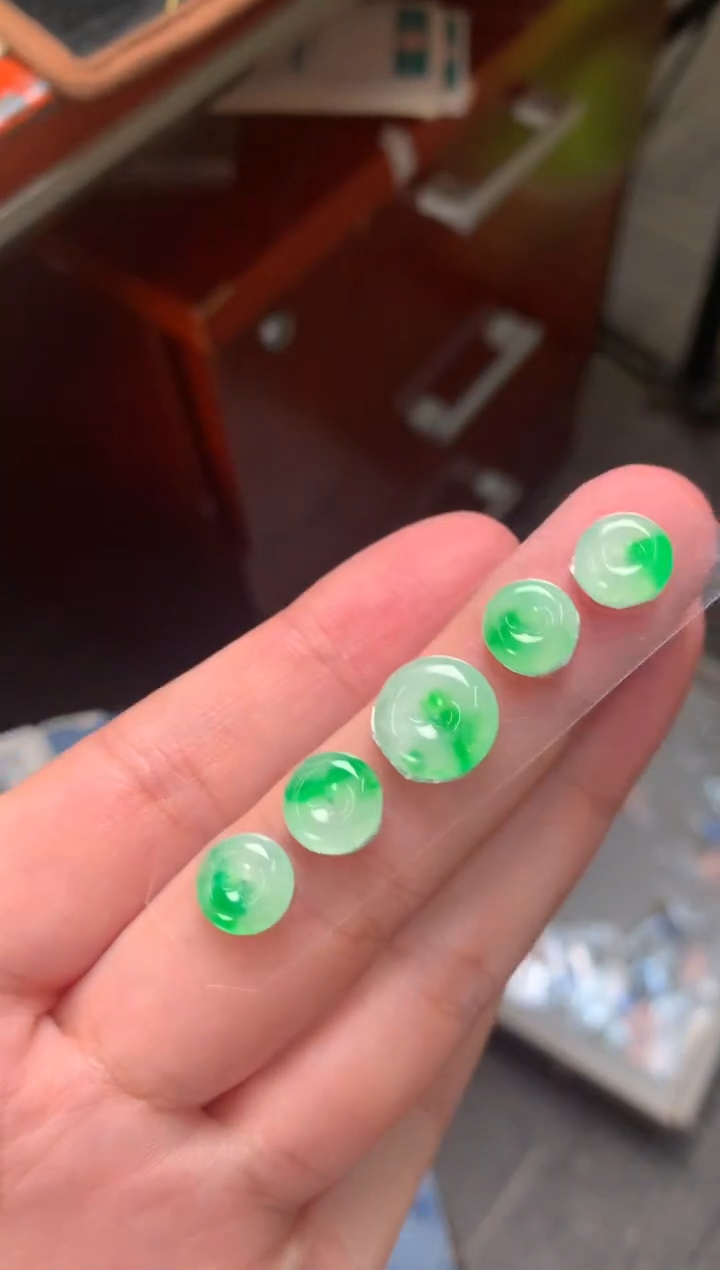 未镶嵌定制翡翠奔****家裸玉