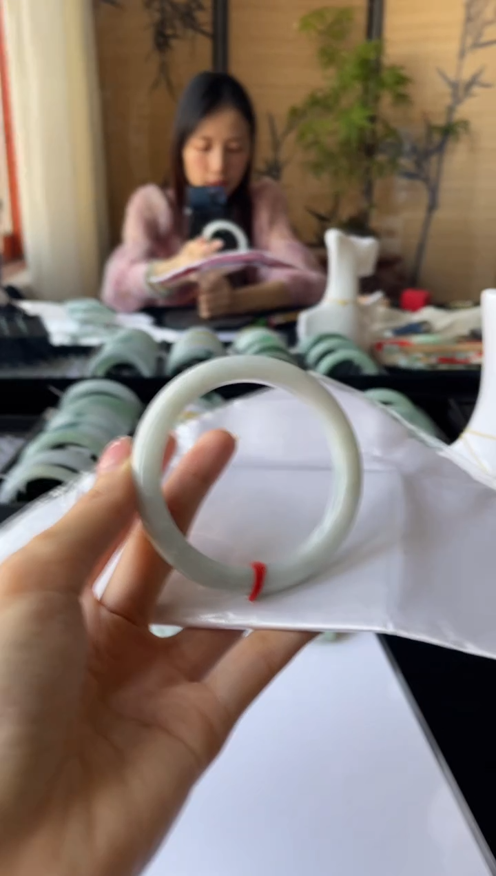 【闪购商品】翡翠手镯未镶嵌L圈口55+编号1