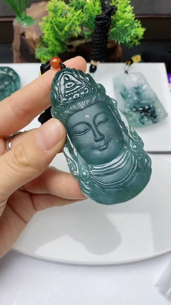 【闪购商品】翡翠颈饰未镶嵌        