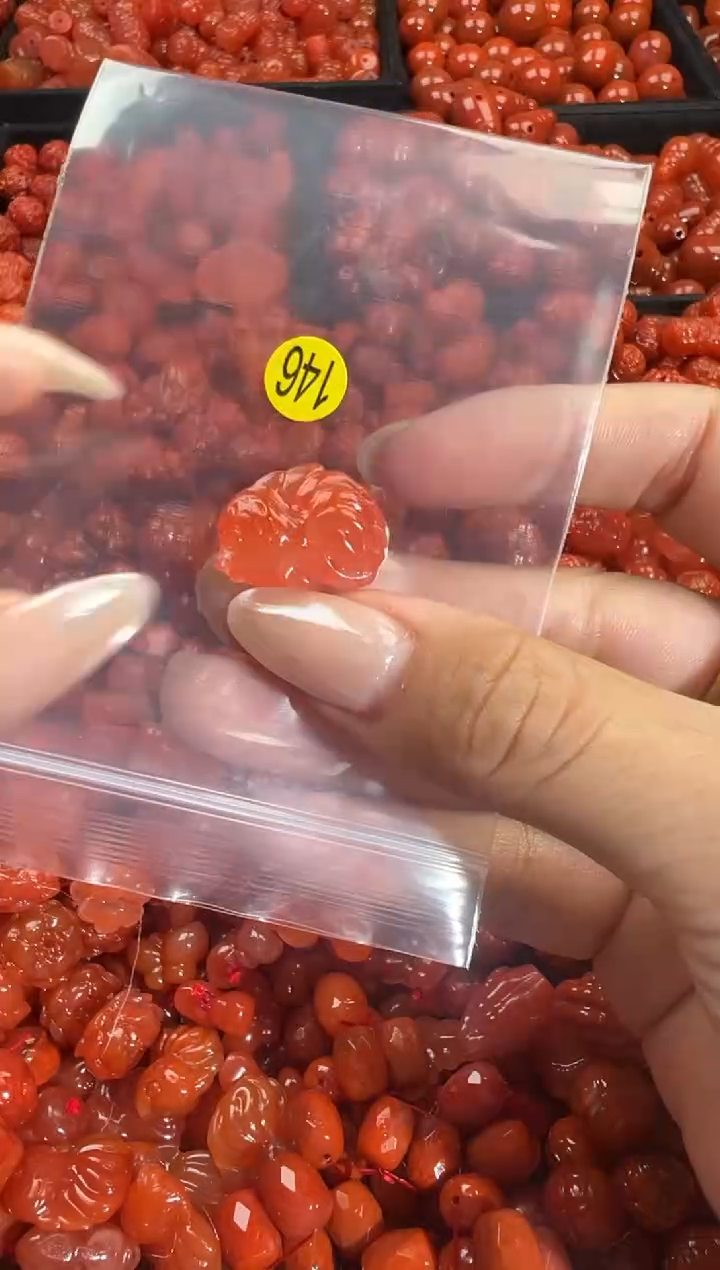 颈饰未镶嵌南红玛瑙1